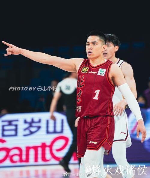 媒体人：世预赛下个窗口期，中国男篮要想想怎么防守陈盈骏